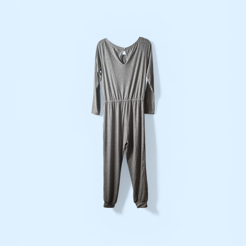 Women’s Grey Long-Sleeve Relaxed Jumpsuit - Picture 4 of 4